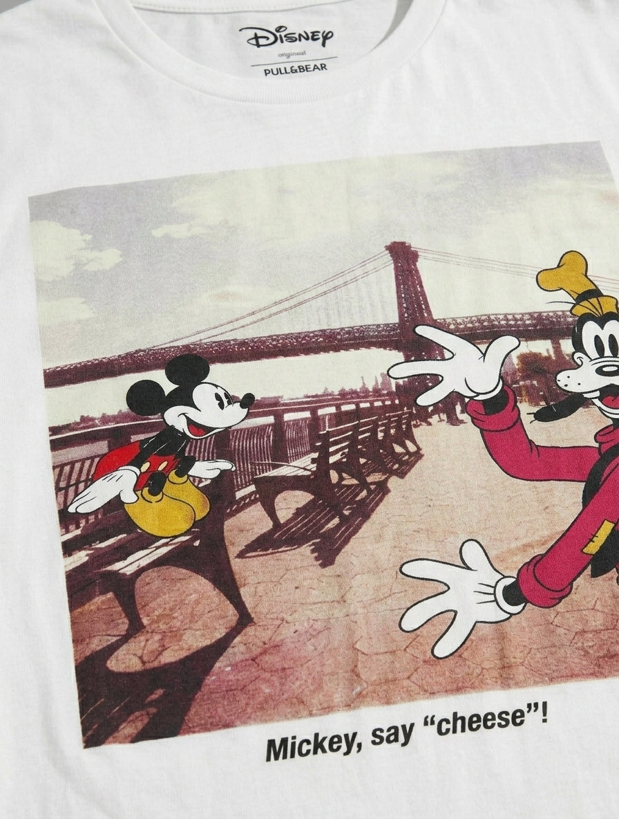 Disney Mickey & Goofy "Say Cheese!" Official Graphic Tshirt